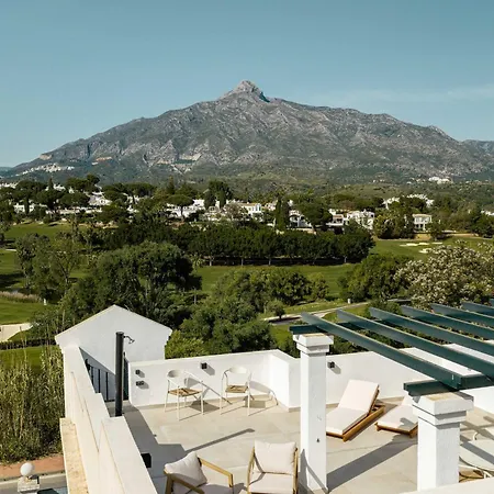 아파트 Aloha Gardens Rooftop Terrace Pools Views 마르베야
